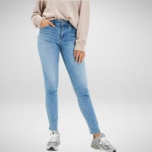 American Eagle Light-Wash Skinny Jeans